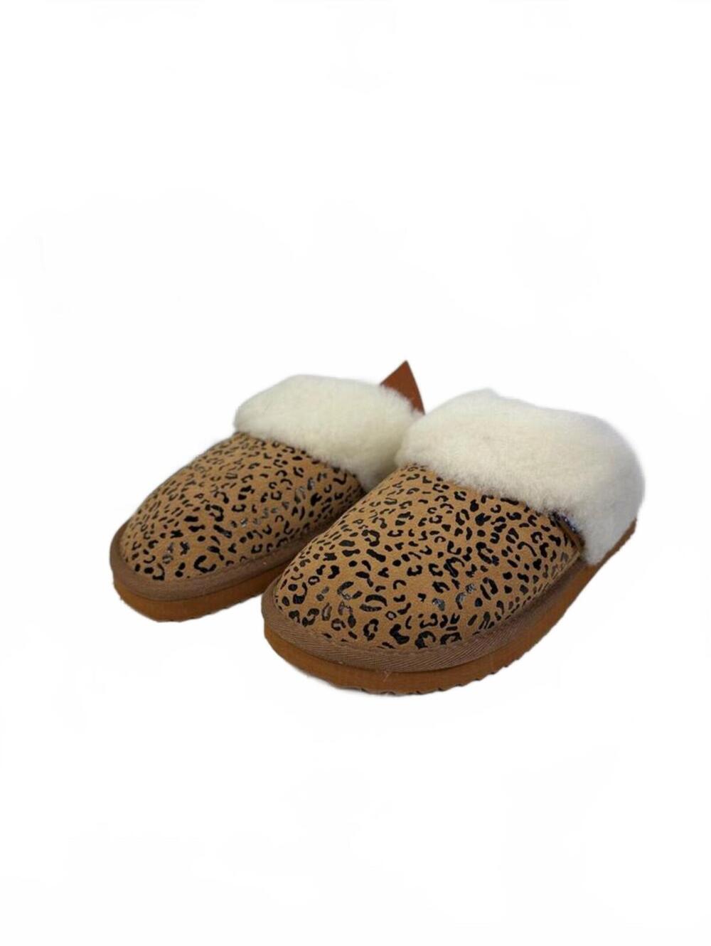 Beautiful NWTs Emu Women’s Shoes Size 5